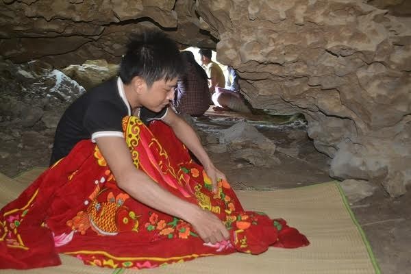 Kỳ lạ: Co ro đắp chăn giữa chảo lửa miền Trung - 10