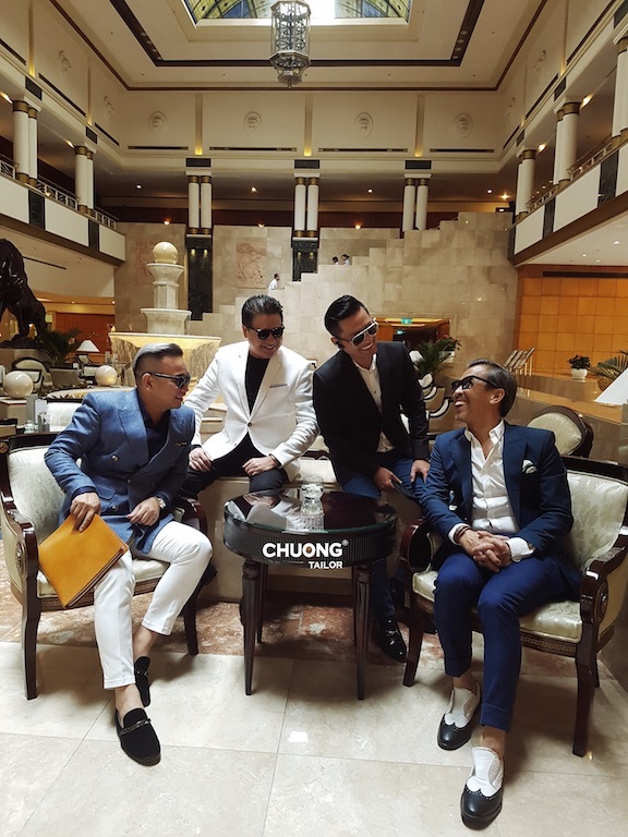 Chương Tailor: Trang phục cá tính, sang trọng giúp quý ông tỏa sáng - 3 Chương Tailor: Trang phục cá tính, sang trọng giúp quý ông tỏa sáng - 3