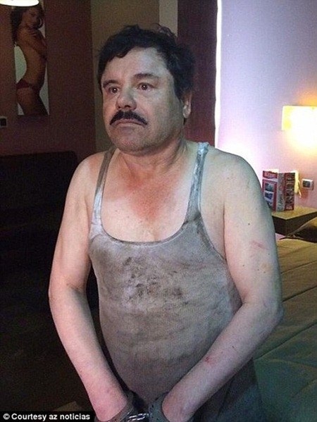 Hình ảnh thất thần của "bố già" El Chapo sau 6 tháng vượt ngục - 11 Hình ảnh thất thần của "bố già" El Chapo sau 6 tháng vượt ngục - 11