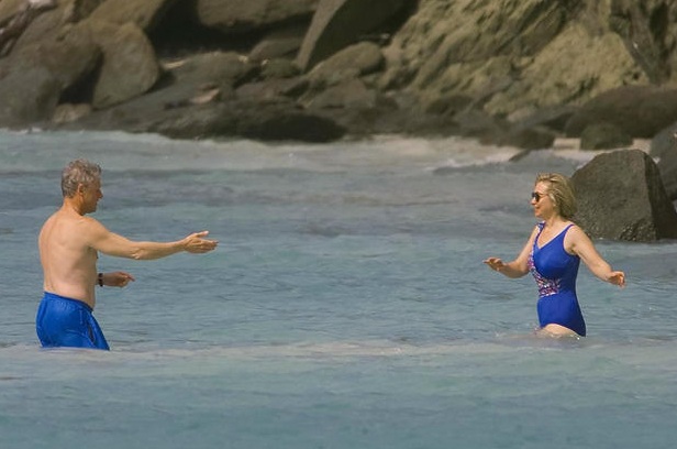 
Gia đình Clinton trong kỳ nghỉ tại quần đảo Virgin thuộc Mỹ tháng 1/1998.
