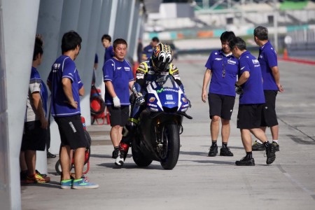 MotoGP 2016 bước vào ngày chạy thử đầu tiên - 2