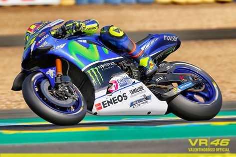 Lorenzo chiến thắng trong chặng đua đầy rẫy tai nạn - 15