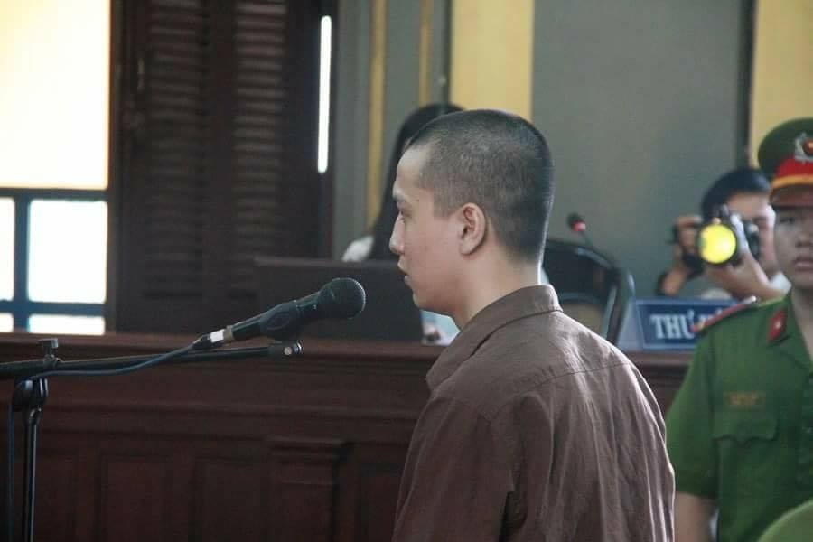 Gia đình bị hại xin giữ nguyên án tử với Vũ Văn Tiến - 4
Nguyễn Hải Dương trả lời các câu hỏi của luật sư.