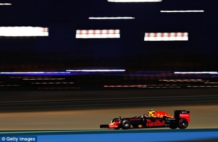 Pole thứ hai liên tiếp cho Lewis Hamilton - 6