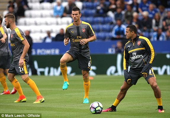 Leicester City 0-0 Arsenal: Chia điểm nhạt nhòa - 4
Koscielny đã trở lại và sẽ đeo băng đội trưởng của Arsenal ở trận này