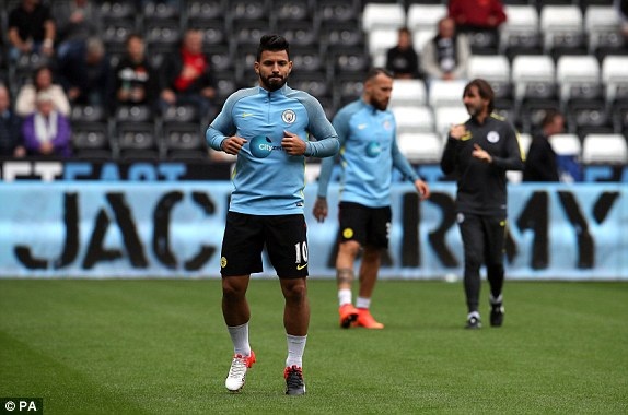 Swansea 1-3 Man City: Dấu ấn Aguero - 5
Aguero trở lại sau bốn trận treo giò