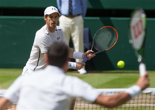 Những khoảnh khắc tuyệt vời của Murray ở chung kết Wimbledon 2016 - 5
Sự tập trung của Murray trong việc đáp trả của đánh của Raonic. Murray đã chơi rất tập trung từ đầu trận