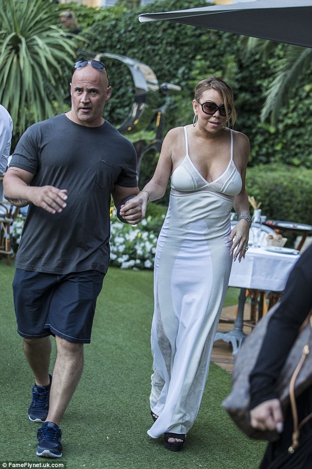 Mariah Carey giảm cân đáng nể để chuẩn bị cho đám cưới - 15
Mariah Carey đã có mặt tại Pháp từ vài ngày nay cùng chồng tương lai, tỉ phú James Packer.