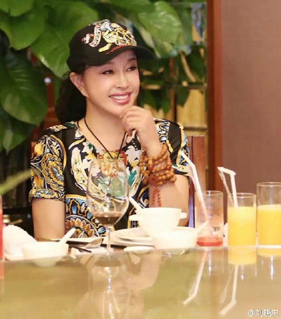 "Võ Tắc Thiên" Lưu Hiểu Khánh trẻ đẹp đáng ngưỡng mộ - 8
Những bức ảnh chân dung gần đây của Lưu Hiểu Khánh luôn khiến người hâm mộ trầm trồ ngưỡng mộ. So với vài năm trước, Lưu Hiểu Khánh đang trẻ lên từng ngày.