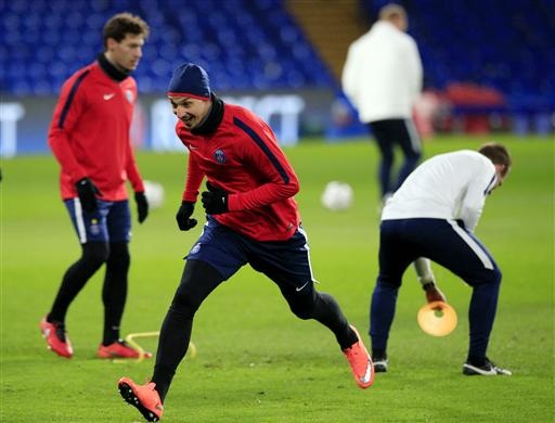 PSG tươi rói khi làm quen mặt sân Stamford Bridge - 7
Gương mặt tươi rói của Ibra cho thấy việc tập luyện với anh là niềm vui lớn và không hề có áp lực