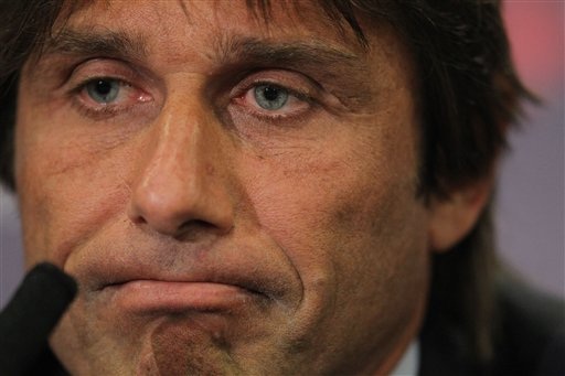 Conte chính thức ra mắt Chelsea - 5
Conte đầy suy tư trước một câu hỏi khó