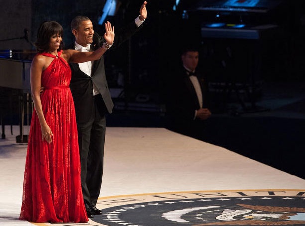 Những bộ trang phục ấn tượng nhất của đệ nhất phu nhân Mỹ Michelle Obama - 15
Đệ nhất phu nhân Mỹ lựa chọn bộ đầm đỏ của nhà thiết kế Jason Wu trong một sự kiện tháng 1/2013.