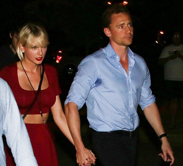 
Taylor cũng có nhiều mối tình chớp nhoáng trong quá khứ với các đồng nghiệp. Song, cô luôn là người bị đá chứ chưa bao giờ được nói lời chia tay với bất kỳ ai ngoại trừ người bạn trai gần đây nhất, DJ Calvin Harris.
