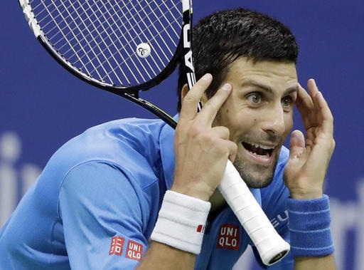 Nhìn lại chiến thắng ngọt ngào của Wawrinka trước Djokovic - 6
Tới lượt Djokovic phản ứng với những quyết định của trọng tài