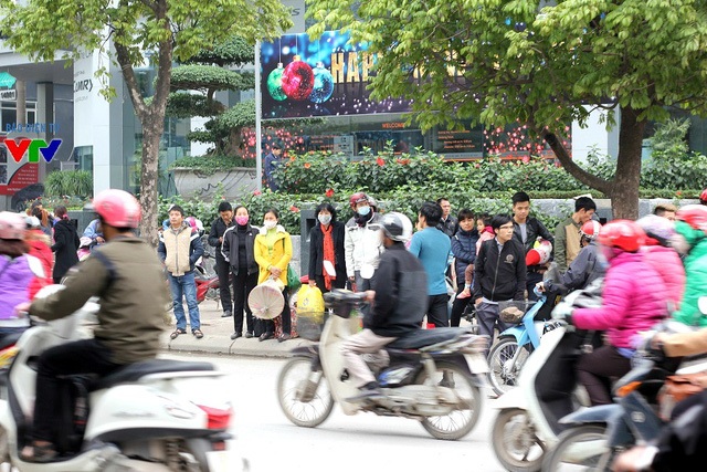 Hà Nội bình dị, sâu lắng trong buổi sáng đầu tiên của năm mới 2016 - 17