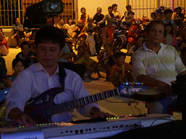 Văn công tỉnh lẻ - buồn tẻ phận đời - 2
Dàn nhạc của Đoàn văn công Tây Ninh. Ảnh: S.A