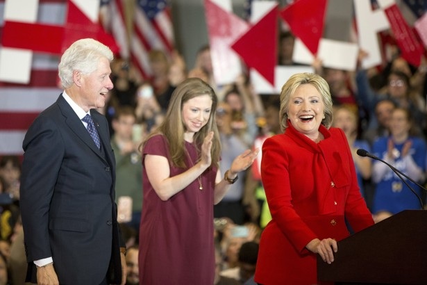 
Bà Hillary Clinton đã có được chiến thắng quan trọng trong cuộc bầu cử sơ bộ tại bang Iowa. (Ảnh: AP)
