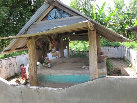 Rùng rợn và kinh hãi hủ tục mai táng "có một không hai" - 2 Rùng rợn và kinh hãi hủ tục mai táng "có một không hai" - 2