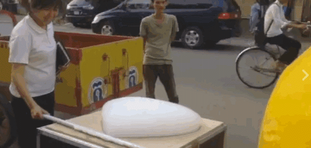 Người người hào hứng mua... mây nhân tạo - 1 Người người hào hứng mua... mây nhân tạo - 1