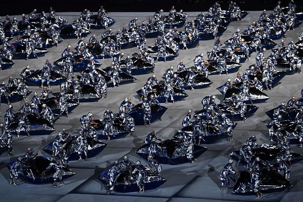 Lễ khai mạc Olympic 2016: Rực rỡ sắc màu, ánh sáng - 57
Màn vũ đạo mở đầu cho lễ khai mạc