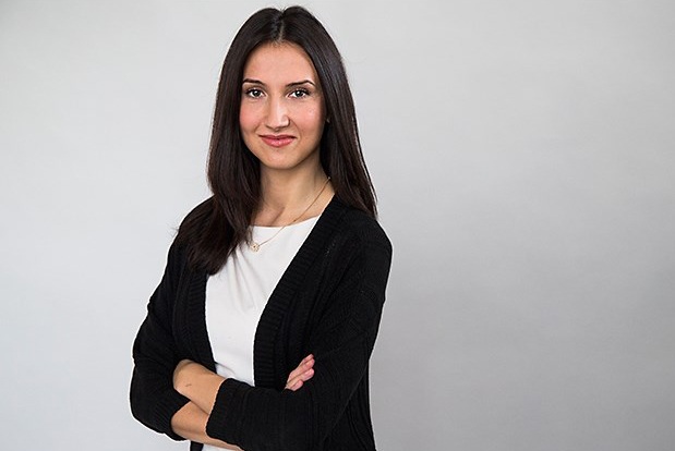 
Bộ trưởng Bộ Trung học, Giáo dục và Đào tạo người trưởng thành Thụy Điển Aida Hadzialic (Ảnh: government.se)
