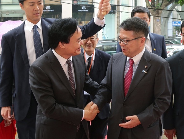 Diễn giả hàng đầu Nhật Bản nói về “phát triển bền vững” trong quan hệ giáo dục - 1 Diễn giả hàng đầu Nhật Bản nói về “phát triển bền vững” trong quan hệ giáo dục - 1