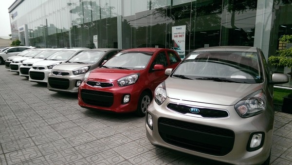Ô tô đồng loạt giảm giá: Nói vậy mà không phải vậy - 2
Trên thị trường, giá xe bán đến tay khách hàng cơ bản vẫn ổn định.