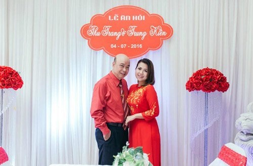 Bố dặn con gái “đừng thay đổi bản thân” trước khi lấy chồng - 2
Ông Nguyễn Anh Tuấn và con gái trong lễ ăn hỏi.
