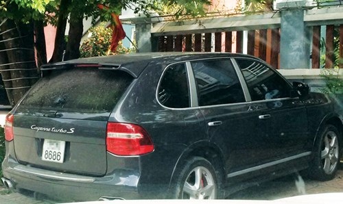 Xế sang “ngẫu nhiên” được cấp biển đẹp? - 2 Xế sang “ngẫu nhiên” được cấp biển đẹp? - 2