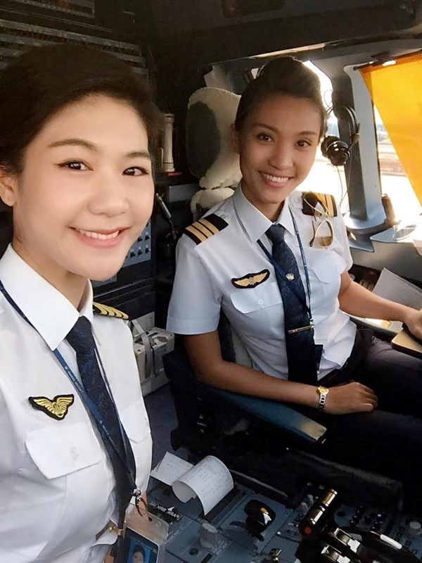 Phi hành đoàn toàn là nữ đầu tiên trong lịch sử hàng không Việt Nam - 2 Phi hành đoàn toàn là nữ đầu tiên trong lịch sử hàng không Việt Nam - 2