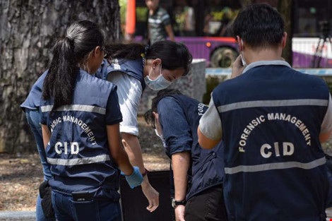 Cướp Ngân hàng Standard Chartered chấn động Singapore - 2 Hiện trường vụ án đang trong quá trình điều tra. Ảnh: STRAITS TIMES