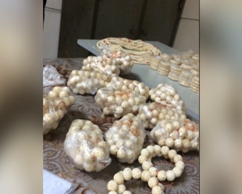 Bắt quả tang vụ vận chuyển sản phẩm ngà voi từ Hà Nội đi Quảng Ninh - 2 Rất nhiều sản phẩm được chế tác từ ngà voi bị thu giữ
