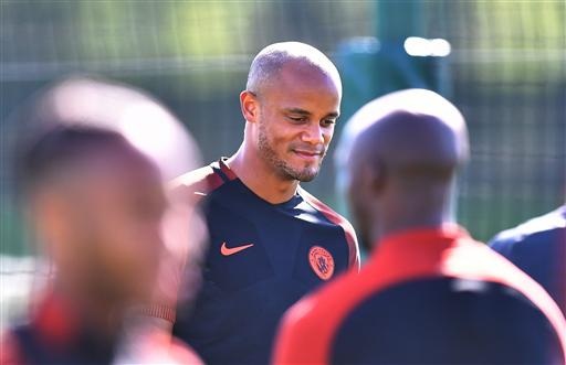 Kompany, Gundogan, Sane trở lại tập luyện cùng Man City - 13
Vincent Kompany cũng đã trở lại tập luyện. Cuối mùa giải trước đội trưởng Man City đã dính chấn thương và phải nghỉ dài hạn