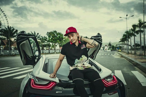 "Soái ca Đà Nẵng": "Tôi chỉ là hạt cát trên sa mạc" - 9
Anh chia sẻ, cảm thấy hạnh phúc vì đang được sống một cuộc đời đáng sống