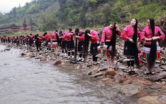 Đến nơi phụ nữ chỉ cắt tóc một lần trong đời - 3 Lễ hội Tóc dài lần đầu tiên được tổ chức ở Quảng Tây.