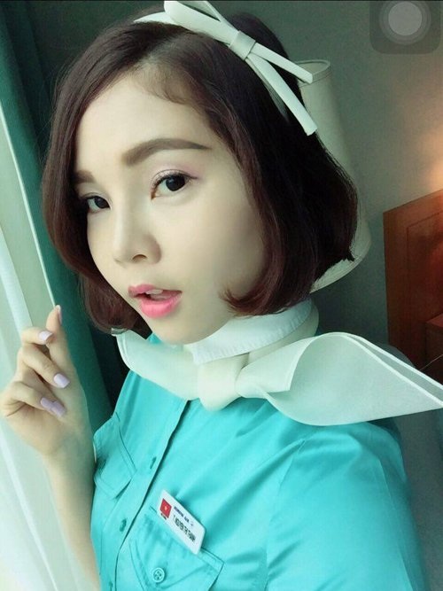 Cô gái Việt trở thành tiếp viên của hãng hàng không Hàn Quốc - 3
Thanh Thủy trong bộ đồng phục sang trọng của nữ tiếp viên hàng không Hàn Quốc