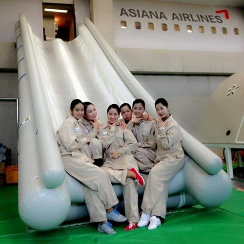 Cô gái Việt và ước mơ được làm việc trên bầu trời - 3
Cô và đồng nghiệp gọi vui khóa huấn luyện 2 tháng là địa ngục trần gian