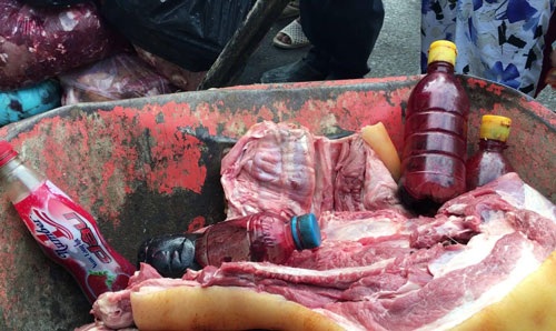 Số thịt bẩn và hóa chất ngâm tẩm