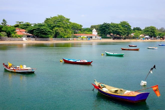 10 điểm du lịch đẹp nhất bạn không nên bỏ lỡ trong mùa hè 2016 - 3 Đi thuyền ở Búzios, Brazil . (Nguồn: NatGeo)