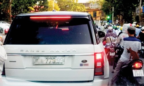Xế sang “ngẫu nhiên” được cấp biển đẹp? - 3 Xế sang “ngẫu nhiên” được cấp biển đẹp? - 3