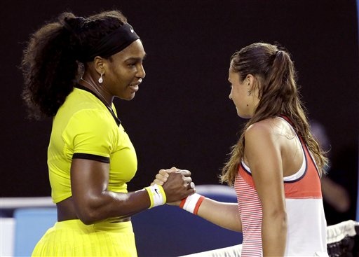 
Vòng 3. Serena Williams chỉ mất 47 phút (6-1 6-1) để hạ gục tay vợt 18 tuổi người Nga Daria Kasatkina hạng 69 thế giới.
