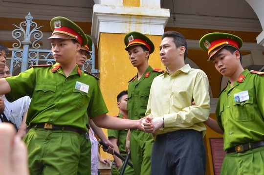 Võ Anh Tuấn Nguyên, Phó Giám đốc Ngân hàng Công thương chi nhánh Nhà Bè (Vietinbank Nhà Bè) là nhân vật thứ hai sau Huỳnh Thị Huyền Như, trong vụ lừa đảo chiếm đoạt hàng ngàn tỉ đồng của các tổ chức tín dụng và cá nhân. Ảnh: Tấn Thạnh