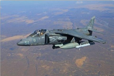 Mỹ dùng tác chiến điện tử cho trực thăng Đại Tây Dương - 3 Intrepid Tiger II lần đầu được lắp đặt trên UH-1Y từ hồi tháng 6/2015. Ảnh: Marine Corps Concepts and Programs
