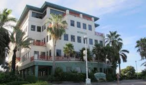 Giấu tiền ở Mỹ dễ hơn Panama! - 3 Tòa nhà Ugland House ở Cayman Islands, nơi đặt trụ sở Công ty luật Maples & Calder, giúp che giấu tài sản cho hơn 12.000 công dân Mỹ.
