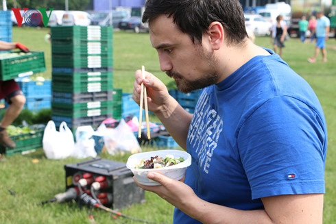 
Anh Josef Zach nói rằng, anh thích món bún chả Việt Nam vì hương vị đặc biệt
