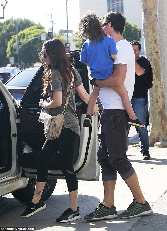 Hậu ly dị, vợ chồng Megan Fox vẫn là bạn - 4
Brian và Megan có với nhau hai con trai, một bé 3 tuổi và một bé 2 tuổi.