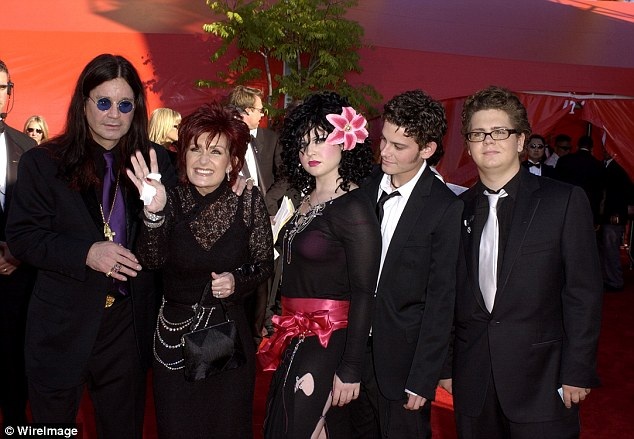 
Tổ ấm của Sharon và Ozzy từng trải qua sóng gió vào năm 2013 khi bà Sharon đề nghị ly dị.
