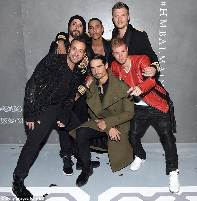 Con trai của Brian Littrell nhóm Backstreet Boys bước chân vào showbiz - 2
Brian Littrel (áo đỏ) từng rất thành công với nhóm nhạc nam nổi tiếng Backstreet Boys.