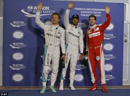 Pole thứ hai liên tiếp cho Lewis Hamilton - 3