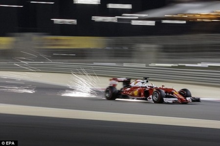 Pole thứ hai liên tiếp cho Lewis Hamilton - 4